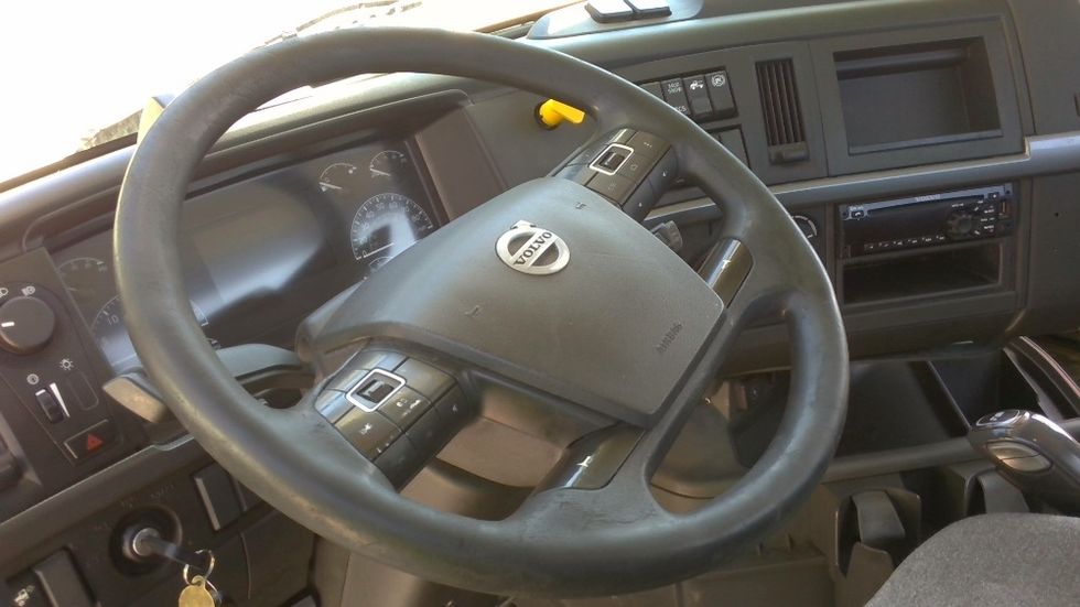 Day Cab Tractor-Heavy Duty Tractors-Volvo-2020-VNL64T300-Boaz-AL-646,602\n\t\tmiles-$ 27,250 - Image 10