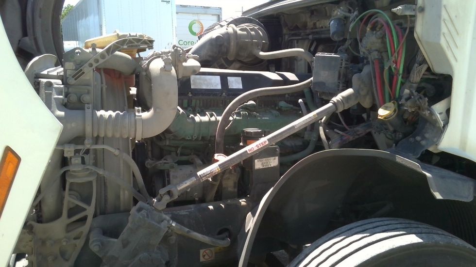 Day Cab Tractor-Heavy Duty Tractors-Volvo-2020-VNL64T300-Boaz-AL-646,602\n\t\tmiles-$ 27,250 - Image 16