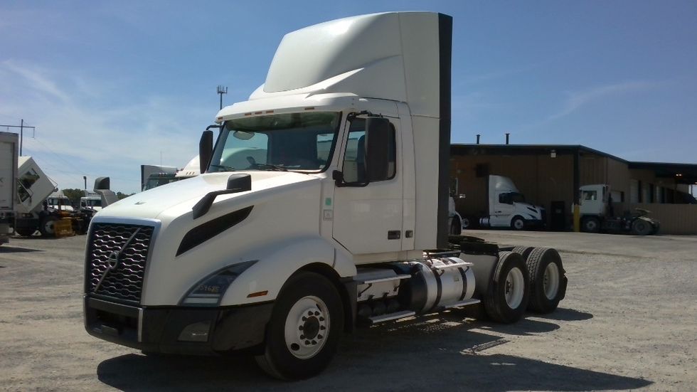 Day Cab Tractor-Heavy Duty Tractors-Volvo-2020-VNL64T300-Boaz-AL-646,602\n\t\tmiles-$ 27,250 - Image 3