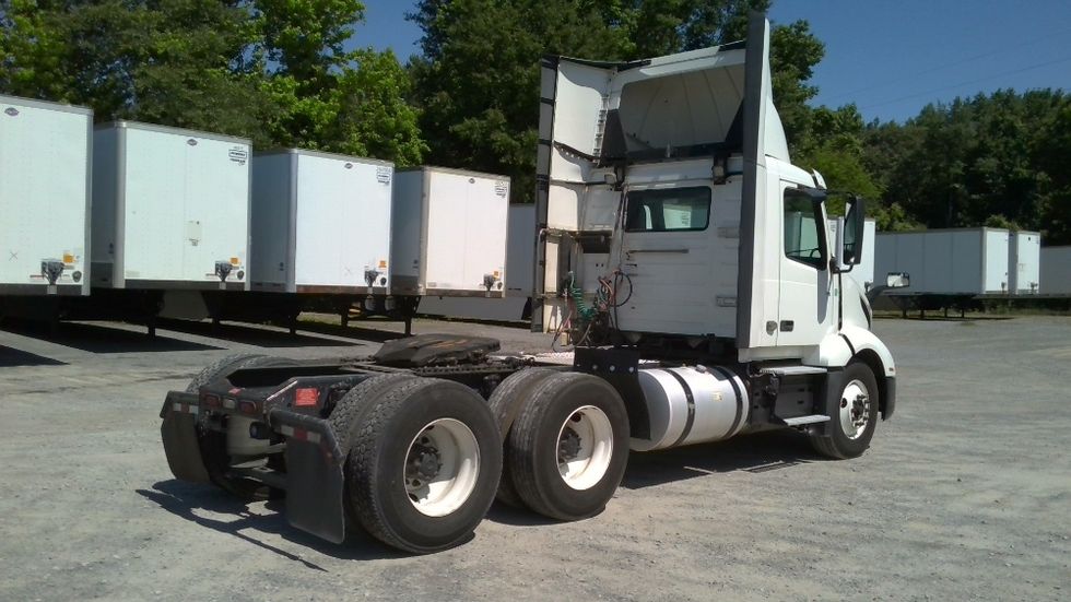 Day Cab Tractor-Heavy Duty Tractors-Volvo-2020-VNL64T300-Boaz-AL-646,602\n\t\tmiles-$ 27,250 - Image 7