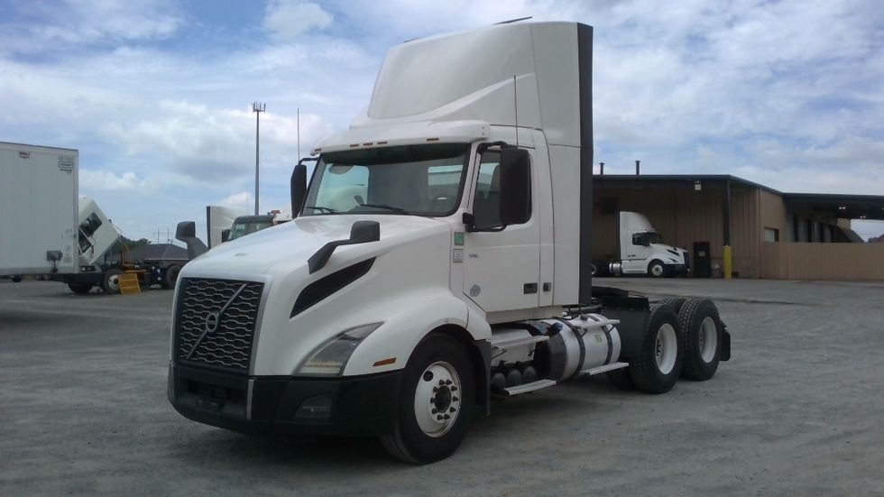 Day Cab Tractor-Heavy Duty Tractors-Volvo-2020-VNL64T300-Boaz-AL-679,611\n\t\tmiles-$ 26,500 - Image 3