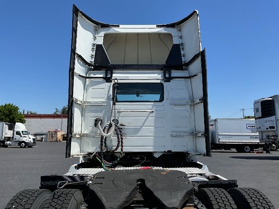 Day Cab Tractor-Heavy Duty Tractors-Volvo-2020-VNL64T300-Clackamas-OR-367,058\n\t\tmiles-$ 47,750 - Image 18
