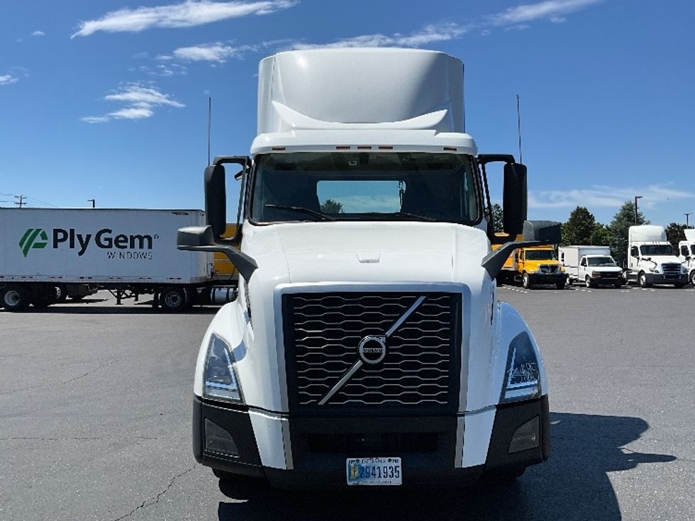 Day Cab Tractor-Heavy Duty Tractors-Volvo-2020-VNL64T300-Clackamas-OR-367,058\n\t\tmiles-$ 47,750 - Image 2