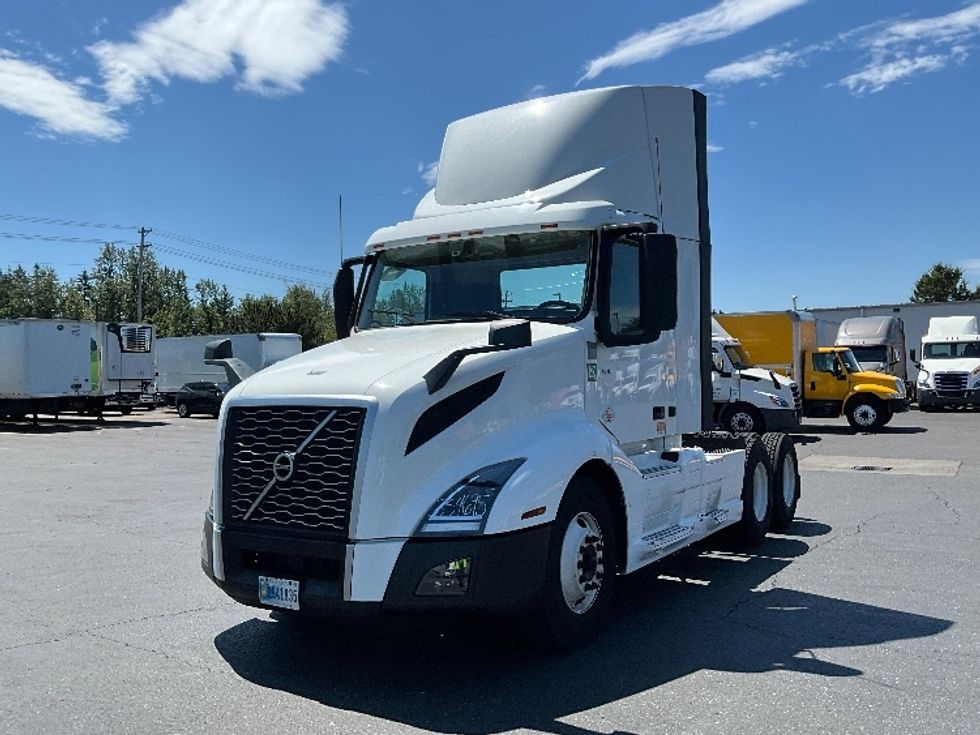 Day Cab Tractor-Heavy Duty Tractors-Volvo-2020-VNL64T300-Clackamas-OR-367,058\n\t\tmiles-$ 47,750 - Image 3