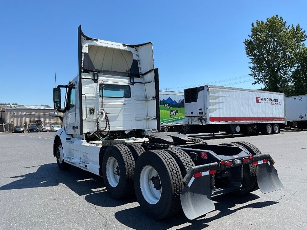 Day Cab Tractor-Heavy Duty Tractors-Volvo-2020-VNL64T300-Clackamas-OR-367,058\n\t\tmiles-$ 47,750 - Image 5