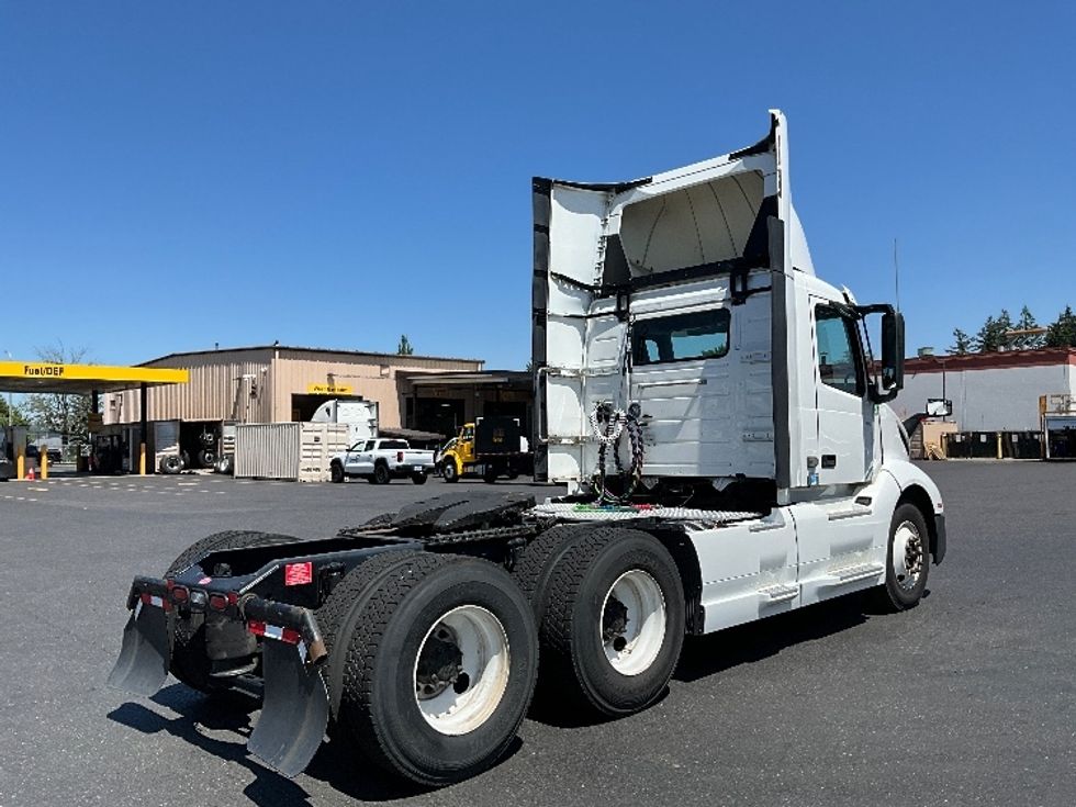 Day Cab Tractor-Heavy Duty Tractors-Volvo-2020-VNL64T300-Clackamas-OR-367,058\n\t\tmiles-$ 47,750 - Image 7