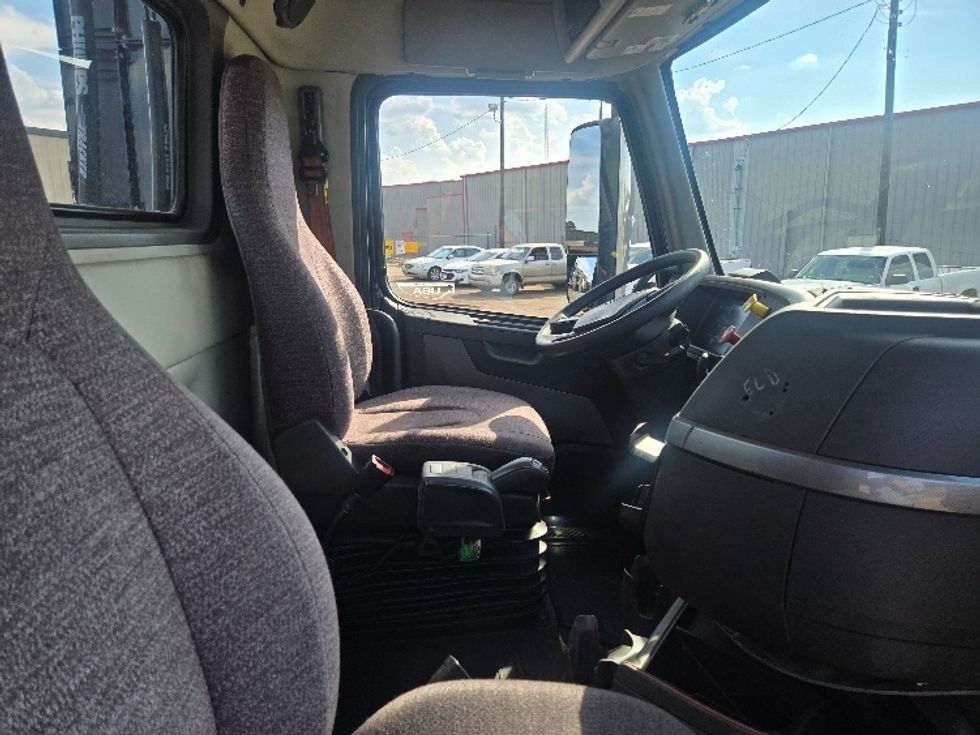 Day Cab Tractor-Heavy Duty Tractors-Volvo-2020-VNL64T300-Dallas-TX-507,340\n\t\tmiles-$ 43,500 - Image 14
