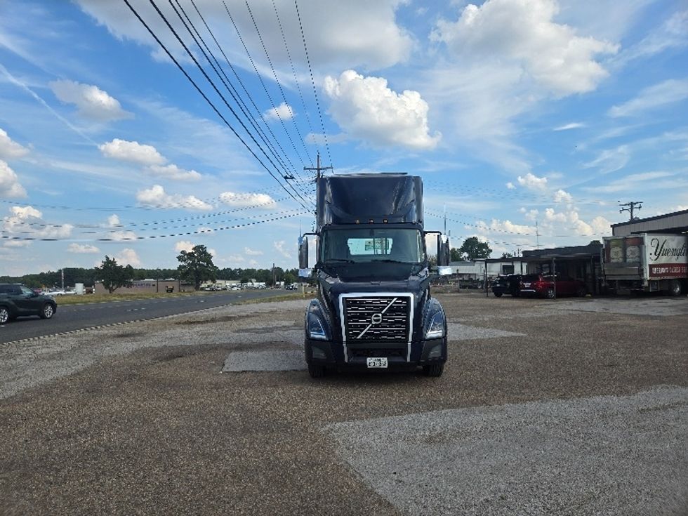 Day Cab Tractor-Heavy Duty Tractors-Volvo-2020-VNL64T300-Dallas-TX-507,340\n\t\tmiles-$ 43,500 - Image 2