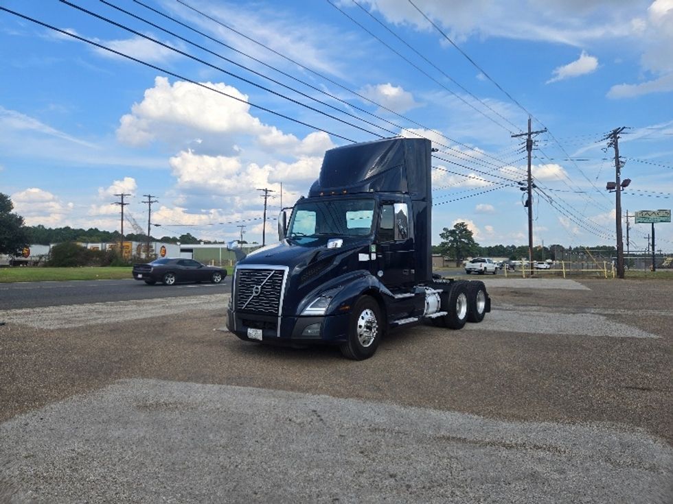 Day Cab Tractor-Heavy Duty Tractors-Volvo-2020-VNL64T300-Dallas-TX-507,340\n\t\tmiles-$ 43,500 - Image 3