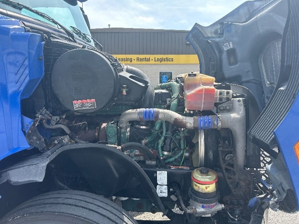 Day Cab Tractor-Heavy Duty Tractors-Volvo-2020-VNL64T300-Davenport-IA-703,815\n\t\tmiles-$ 26,500 - Image 15