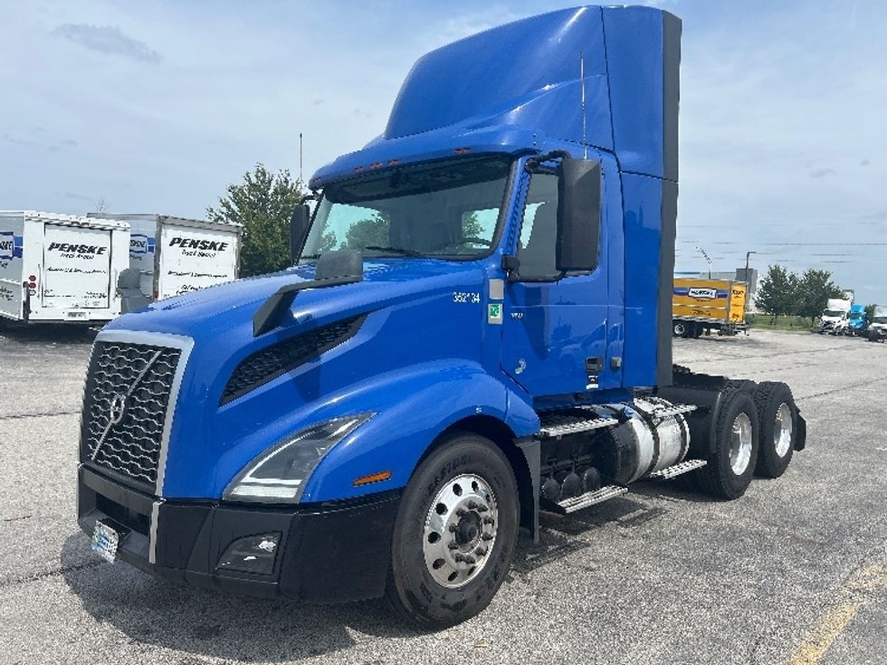 Day Cab Tractor-Heavy Duty Tractors-Volvo-2020-VNL64T300-Davenport-IA-703,815\n\t\tmiles-$ 26,500 - Image 3