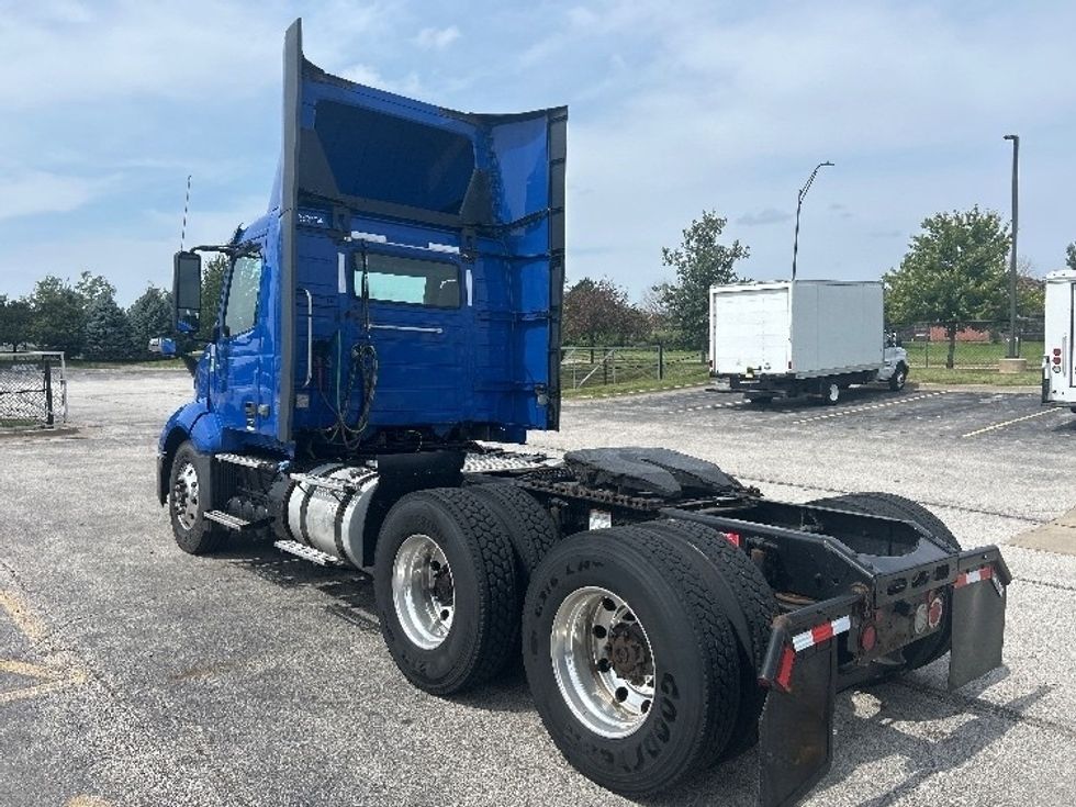 Day Cab Tractor-Heavy Duty Tractors-Volvo-2020-VNL64T300-Davenport-IA-703,815\n\t\tmiles-$ 26,500 - Image 5