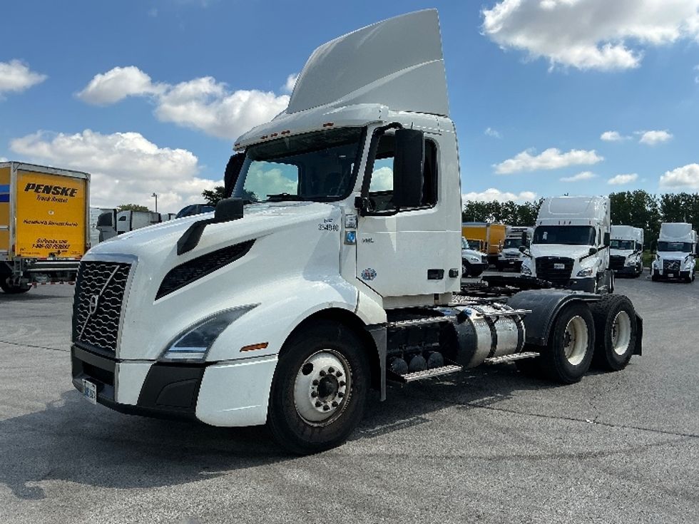 Day Cab Tractor-Heavy Duty Tractors-Volvo-2020-VNL64T300-East Chicago-IN-175,361\n\t\tmiles-$ 62,250 - Image 3