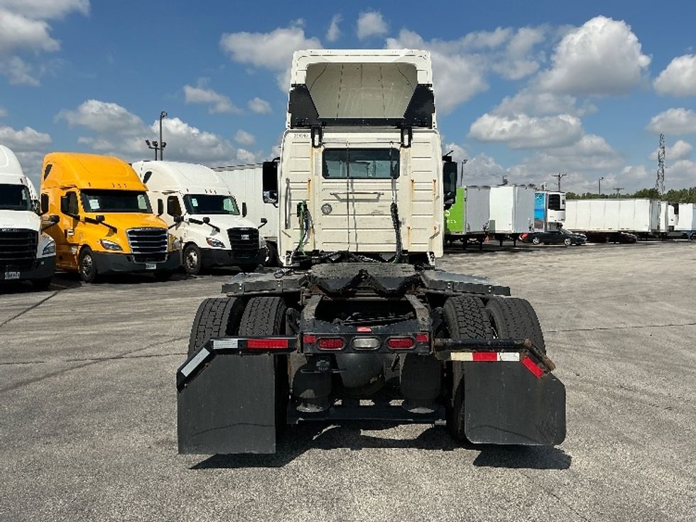 Day Cab Tractor-Heavy Duty Tractors-Volvo-2020-VNL64T300-East Chicago-IN-175,361\n\t\tmiles-$ 62,250 - Image 6