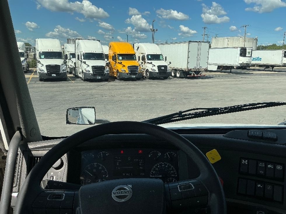 Day Cab Tractor-Heavy Duty Tractors-Volvo-2020-VNL64T300-East Chicago-IN-188,871\n\t\tmiles-$ 61,500 - Image 11