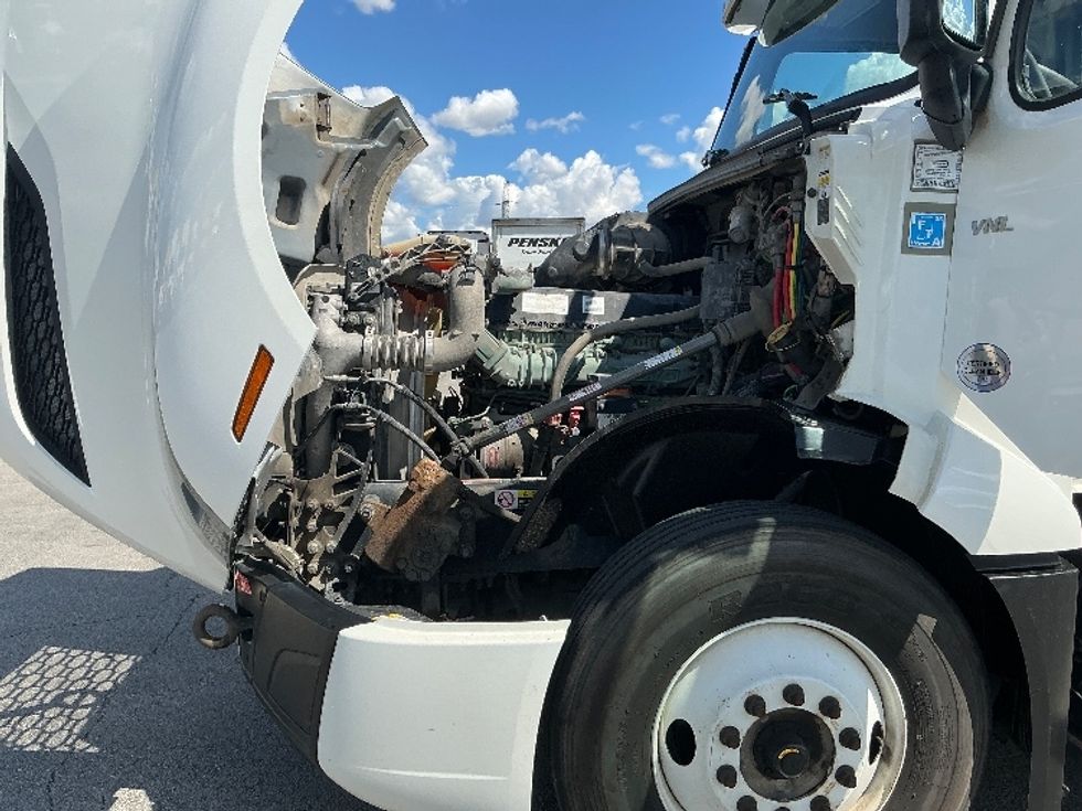 Day Cab Tractor-Heavy Duty Tractors-Volvo-2020-VNL64T300-East Chicago-IN-188,871\n\t\tmiles-$ 61,500 - Image 16