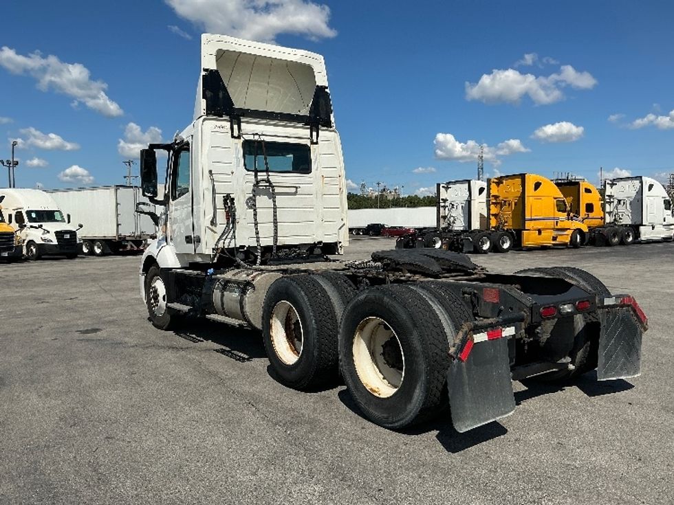 Day Cab Tractor-Heavy Duty Tractors-Volvo-2020-VNL64T300-East Chicago-IN-188,871\n\t\tmiles-$ 61,500 - Image 5