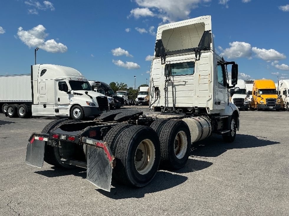 Day Cab Tractor-Heavy Duty Tractors-Volvo-2020-VNL64T300-East Chicago-IN-188,871\n\t\tmiles-$ 61,500 - Image 7