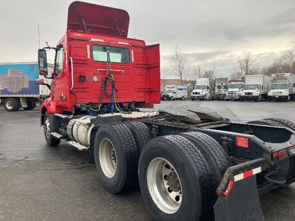 Day Cab Tractor-Heavy Duty Tractors-Volvo-2020-VNL64T300-Fitchburg-MA-273,116\n\t\tmiles-$ 63,000 - Image 5
