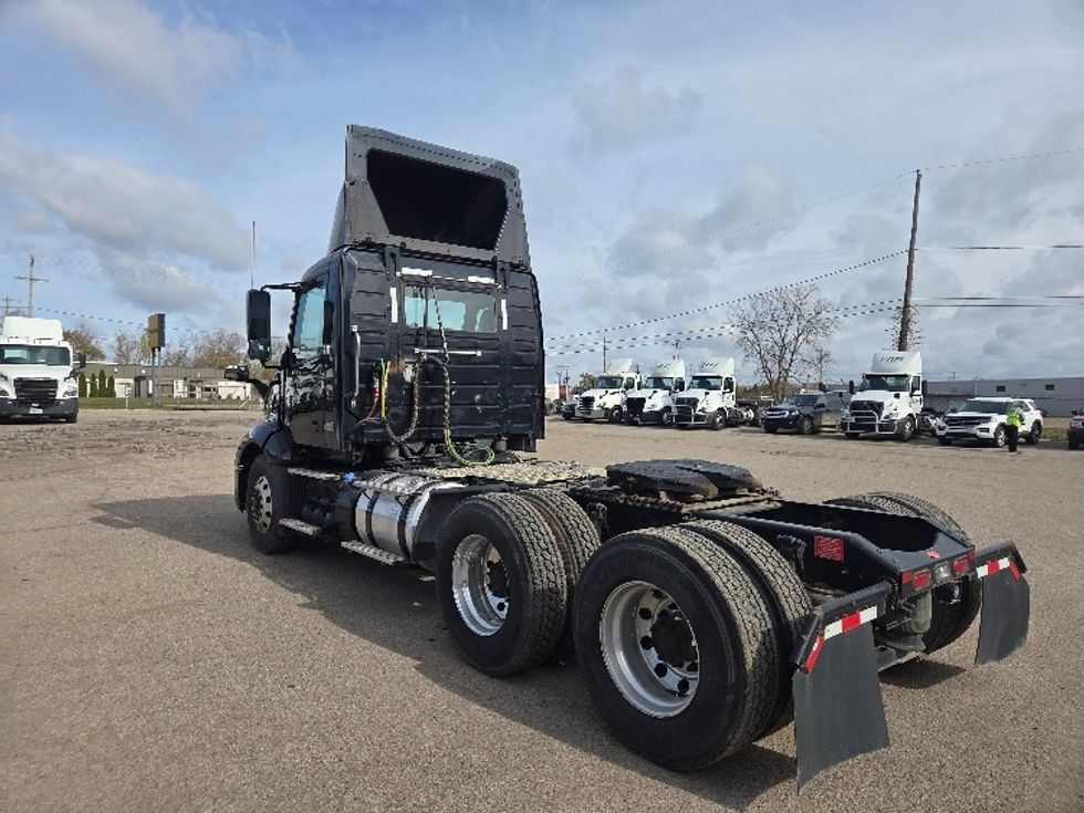 Day Cab Tractor-Heavy Duty Tractors-Volvo-2020-VNL64T300-Flint-MI-290,833\n\t\tmiles-$ 50,750 - Image 5