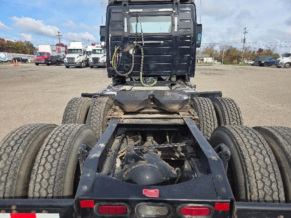 Day Cab Tractor-Heavy Duty Tractors-Volvo-2020-VNL64T300-Flint-MI-290,833\n\t\tmiles-$ 50,750 - Image 7