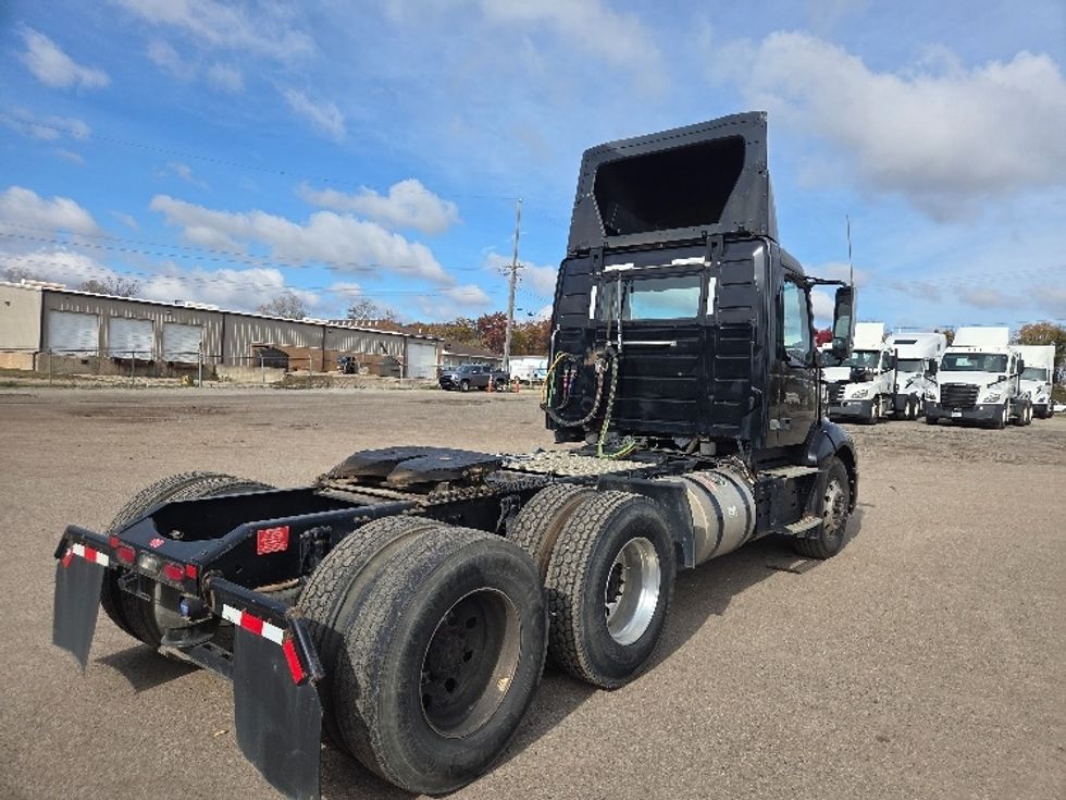 Day Cab Tractor-Heavy Duty Tractors-Volvo-2020-VNL64T300-Flint-MI-290,833\n\t\tmiles-$ 50,750 - Image 8