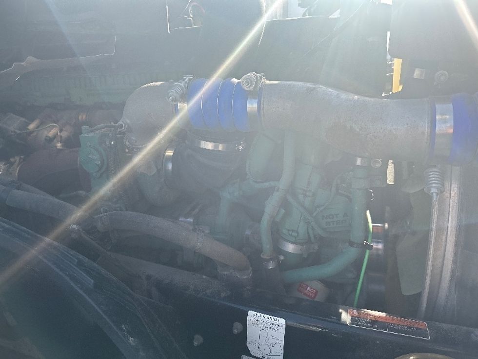 Day Cab Tractor-Heavy Duty Tractors-Volvo-2020-VNL64T300-Fort Wayne-IN-393,998\n\t\tmiles-$ 54,250 - Image 15