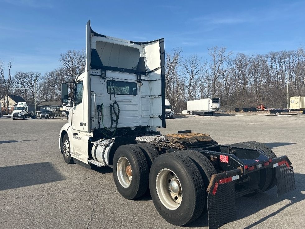 Day Cab Tractor-Heavy Duty Tractors-Volvo-2020-VNL64T300-Fort Wayne-IN-393,998\n\t\tmiles-$ 54,250 - Image 5