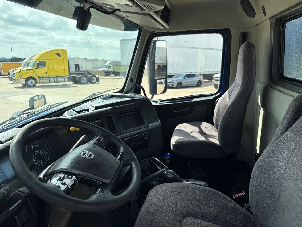 Day Cab Tractor-Heavy Duty Tractors-Volvo-2020-VNL64T300-Grand Prairie-TX-835,462\n\t\tmiles-$ 26,500 - Image 10