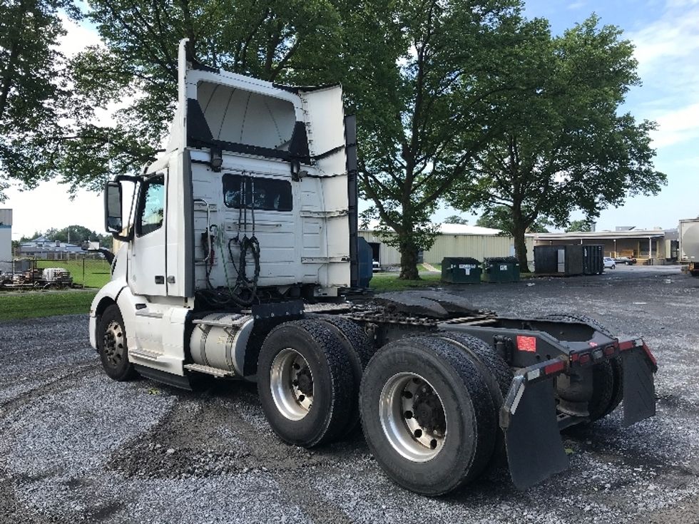 Day Cab Tractor-Heavy Duty Tractors-Volvo-2020-VNL64T300-Harrisburg-PA-417,855\n\t\tmiles-$ 47,250 - Image 5