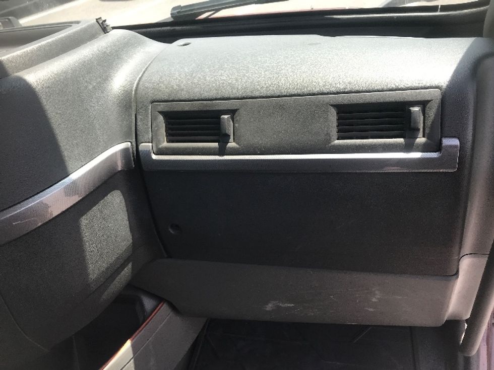 Day Cab Tractor-Heavy Duty Tractors-Volvo-2020-VNL64T300-Harrisburg-PA-435,564\n\t\tmiles-$ 44,750 - Image 13