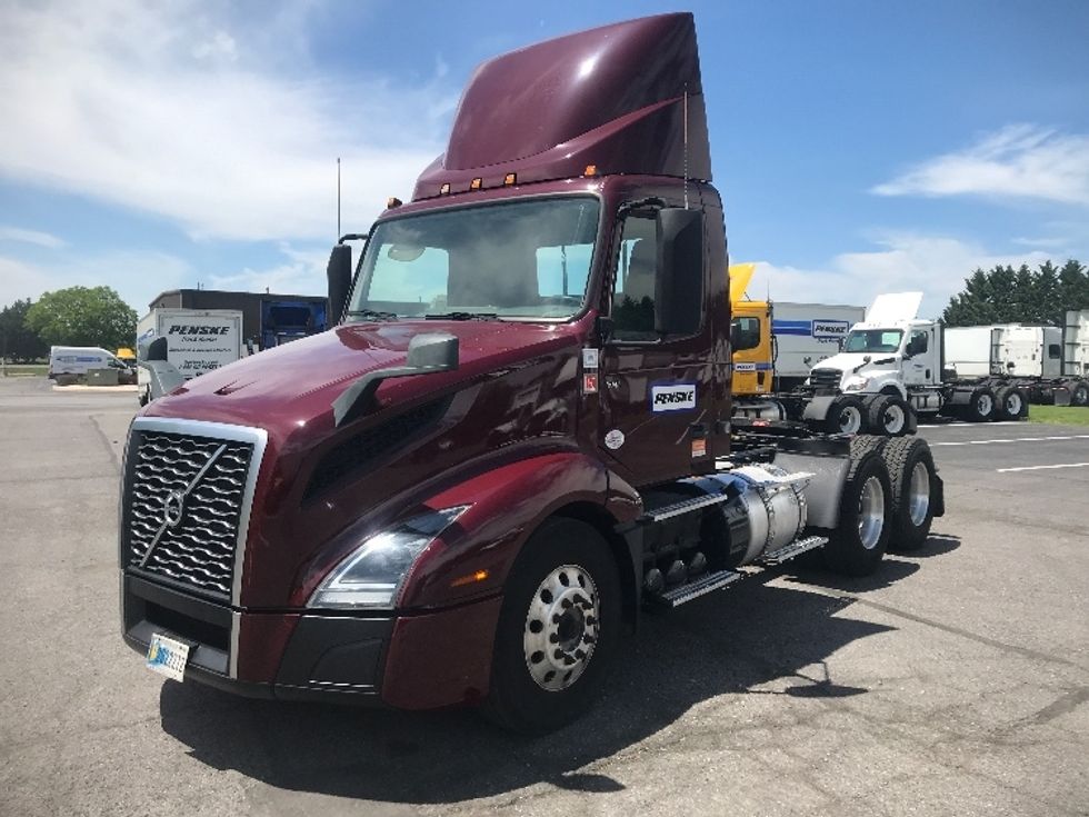 Day Cab Tractor-Heavy Duty Tractors-Volvo-2020-VNL64T300-Harrisburg-PA-435,564\n\t\tmiles-$ 44,750 - Image 3