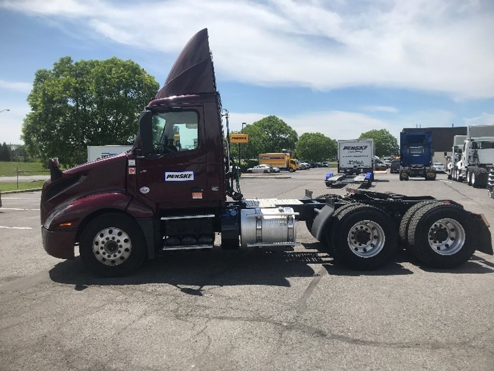 Day Cab Tractor-Heavy Duty Tractors-Volvo-2020-VNL64T300-Harrisburg-PA-435,564\n\t\tmiles-$ 44,750 - Image 4