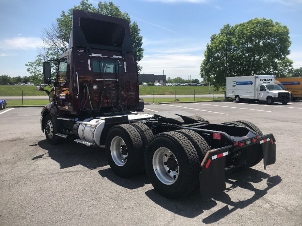 Day Cab Tractor-Heavy Duty Tractors-Volvo-2020-VNL64T300-Harrisburg-PA-435,564\n\t\tmiles-$ 44,750 - Image 5