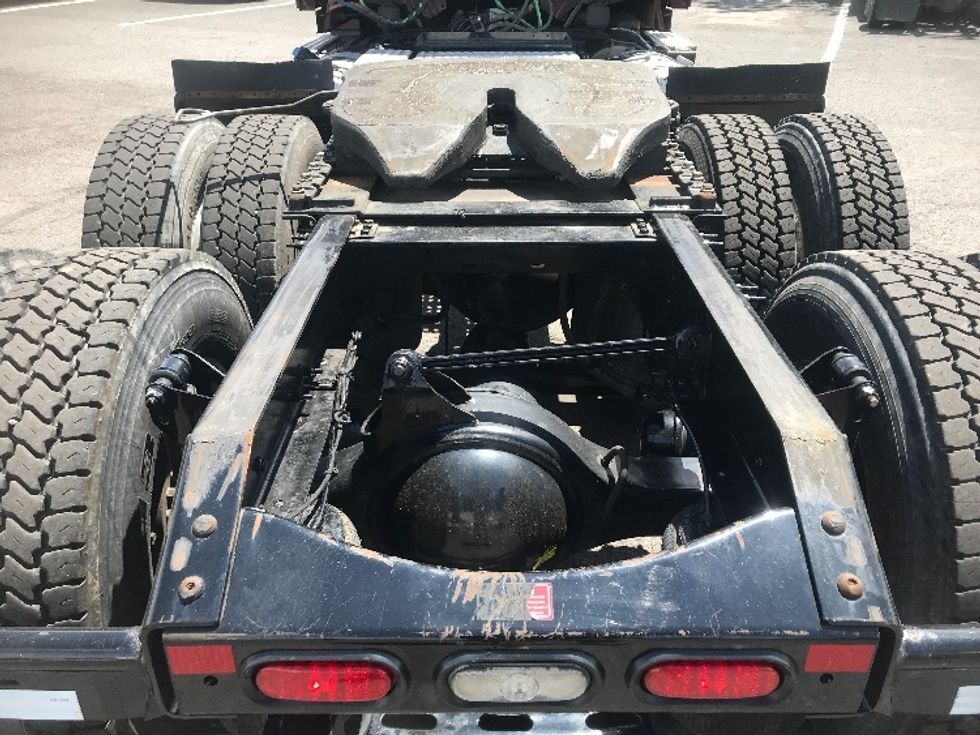 Day Cab Tractor-Heavy Duty Tractors-Volvo-2020-VNL64T300-Harrisburg-PA-435,564\n\t\tmiles-$ 44,750 - Image 6