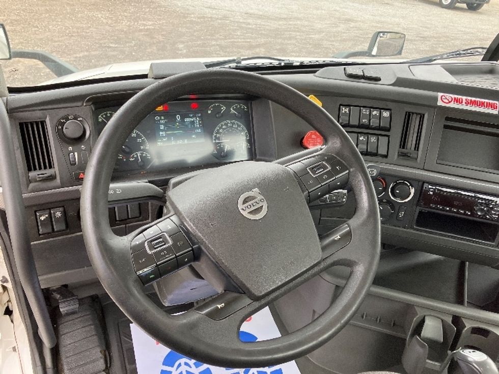 Day Cab Tractor-Heavy Duty Tractors-Volvo-2020-VNL64T300-Hueytown-AL-682,925\n\t\tmiles-$ 29,500 - Image 10