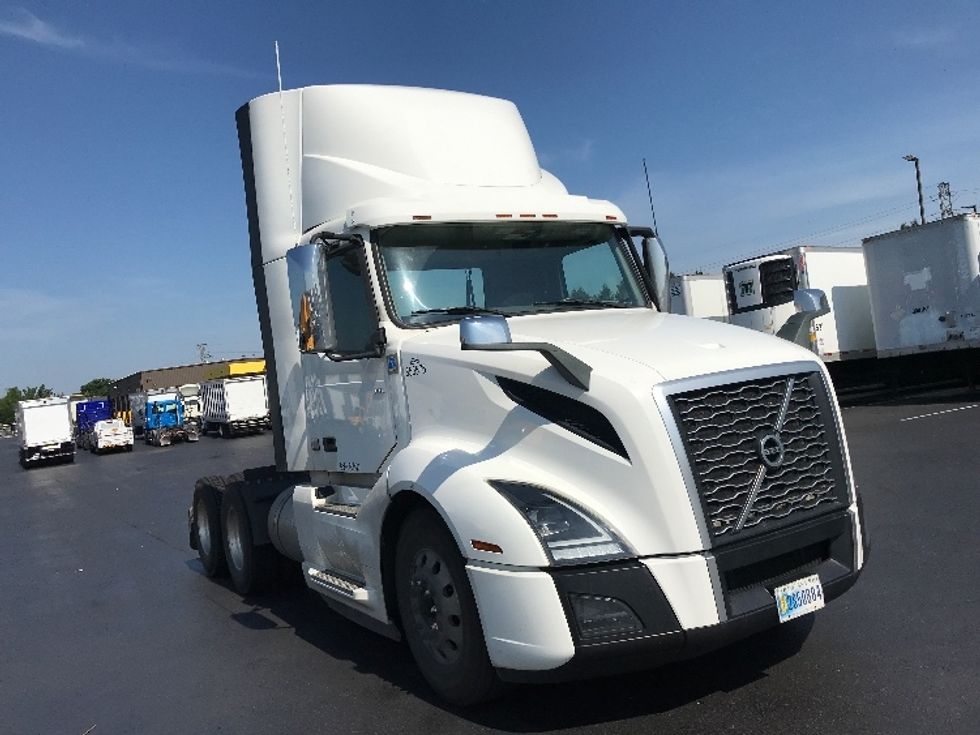Day Cab Tractor-Heavy Duty Tractors-Volvo-2020-VNL64T300-Lancaster-PA-308,398\n\t\tmiles-$ 52,500 - Image 1