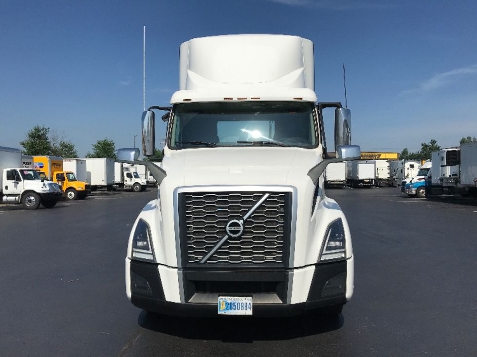 Day Cab Tractor-Heavy Duty Tractors-Volvo-2020-VNL64T300-Lancaster-PA-308,398\n\t\tmiles-$ 52,500 - Image 2