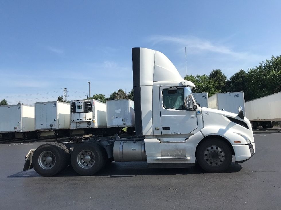 Day Cab Tractor-Heavy Duty Tractors-Volvo-2020-VNL64T300-Lancaster-PA-308,398\n\t\tmiles-$ 52,500 - Image 8