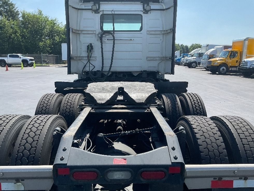 Day Cab Tractor-Heavy Duty Tractors-Volvo-2020-VNL64T300-Lancaster-PA-331,739\n\t\tmiles-$ 51,500 - Image 6