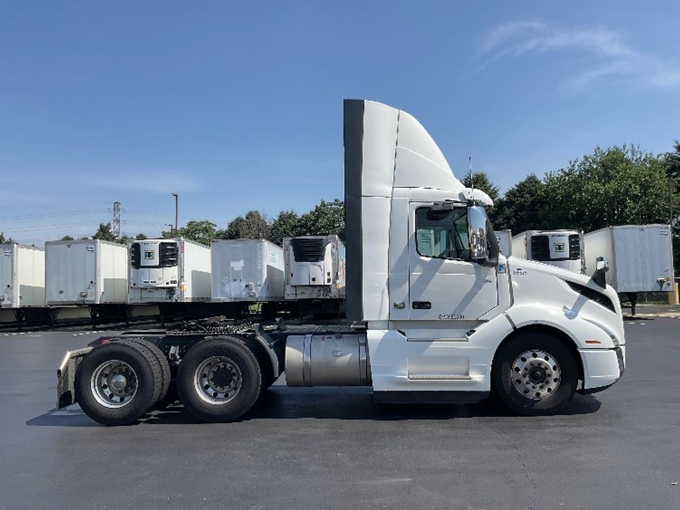 Day Cab Tractor-Heavy Duty Tractors-Volvo-2020-VNL64T300-Lancaster-PA-331,739\n\t\tmiles-$ 51,500 - Image 8
