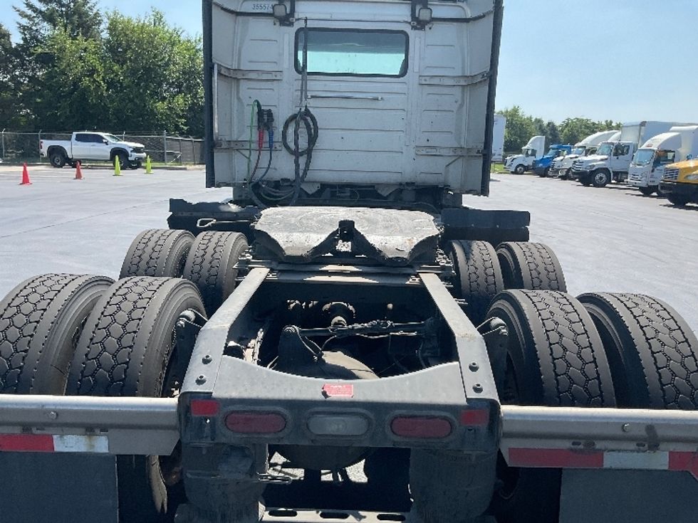 Day Cab Tractor-Heavy Duty Tractors-Volvo-2020-VNL64T300-Lancaster-PA-386,355\n\t\tmiles-$ 48,750 - Image 6