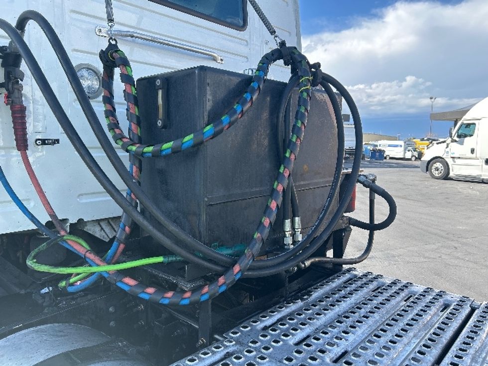 Day Cab Tractor-Heavy Duty Tractors-Volvo-2020-VNL64T300-Las Vegas-NV-167,643\n\t\tmiles-$ 65,000 - Image 18