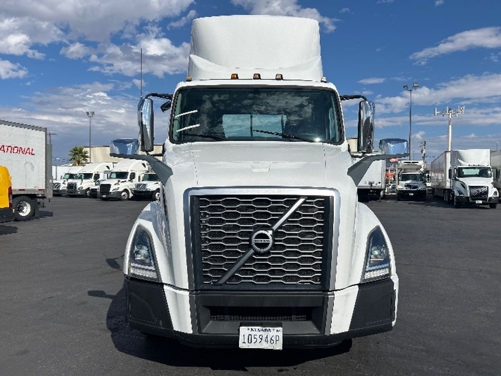 Day Cab Tractor-Heavy Duty Tractors-Volvo-2020-VNL64T300-Las Vegas-NV-167,643\n\t\tmiles-$ 65,000 - Image 2