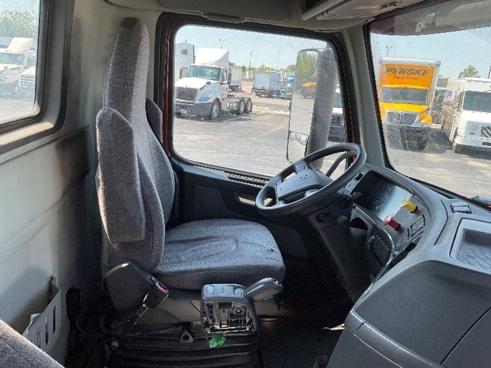 Day Cab Tractor-Heavy Duty Tractors-Volvo-2020-VNL64T300-Liverpool-NY-416,199\n\t\tmiles-$ 42,750 - Image 14