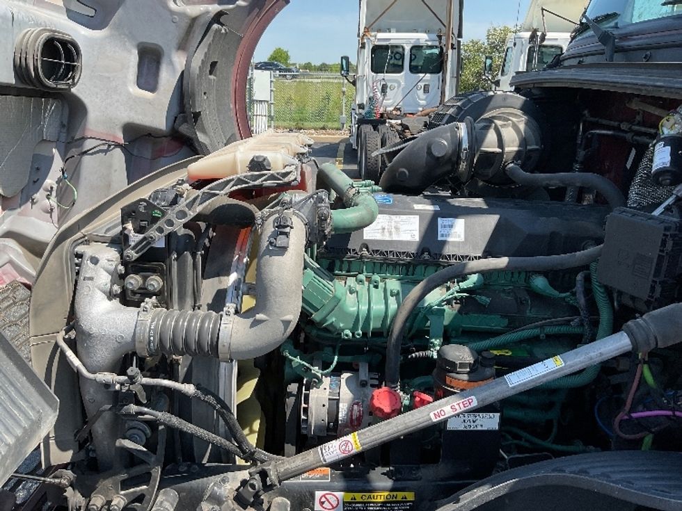 Day Cab Tractor-Heavy Duty Tractors-Volvo-2020-VNL64T300-Liverpool-NY-416,199\n\t\tmiles-$ 42,750 - Image 16