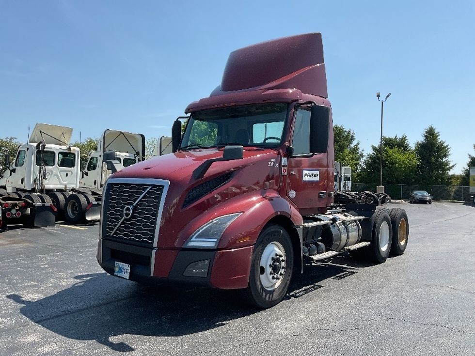 Day Cab Tractor-Heavy Duty Tractors-Volvo-2020-VNL64T300-Liverpool-NY-416,199\n\t\tmiles-$ 42,750 - Image 3