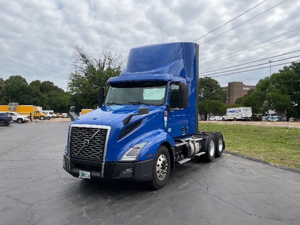 Day Cab Tractor-Heavy Duty Tractors-Volvo-2020-VNL64T300-Memphis-TN-847,310\n\t\tmiles-$ 26,750 - Image 3