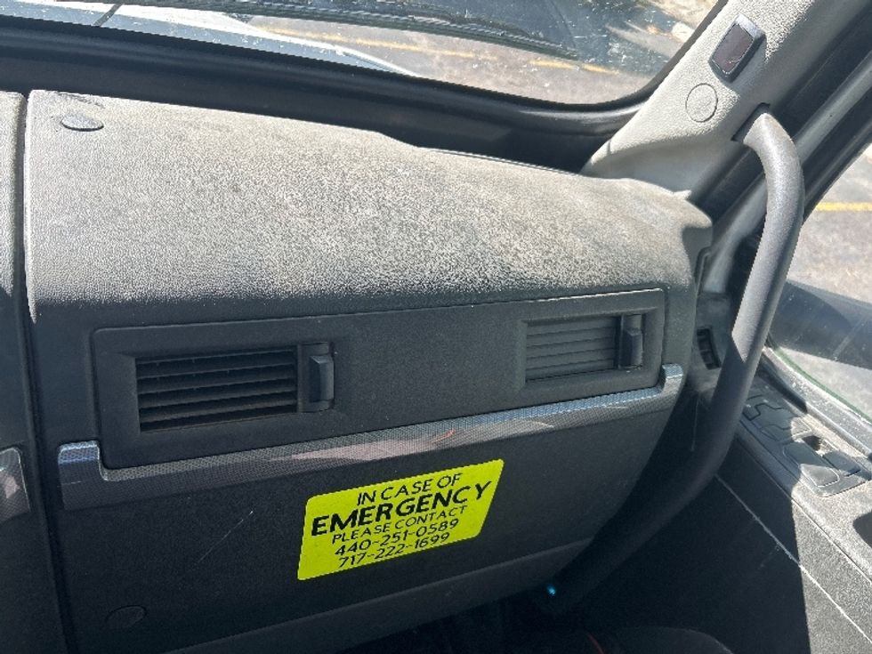 Day Cab Tractor-Heavy Duty Tractors-Volvo-2020-VNL64T300-Middlefield-OH-321,447\n\t\tmiles-$ 52,250 - Image 12