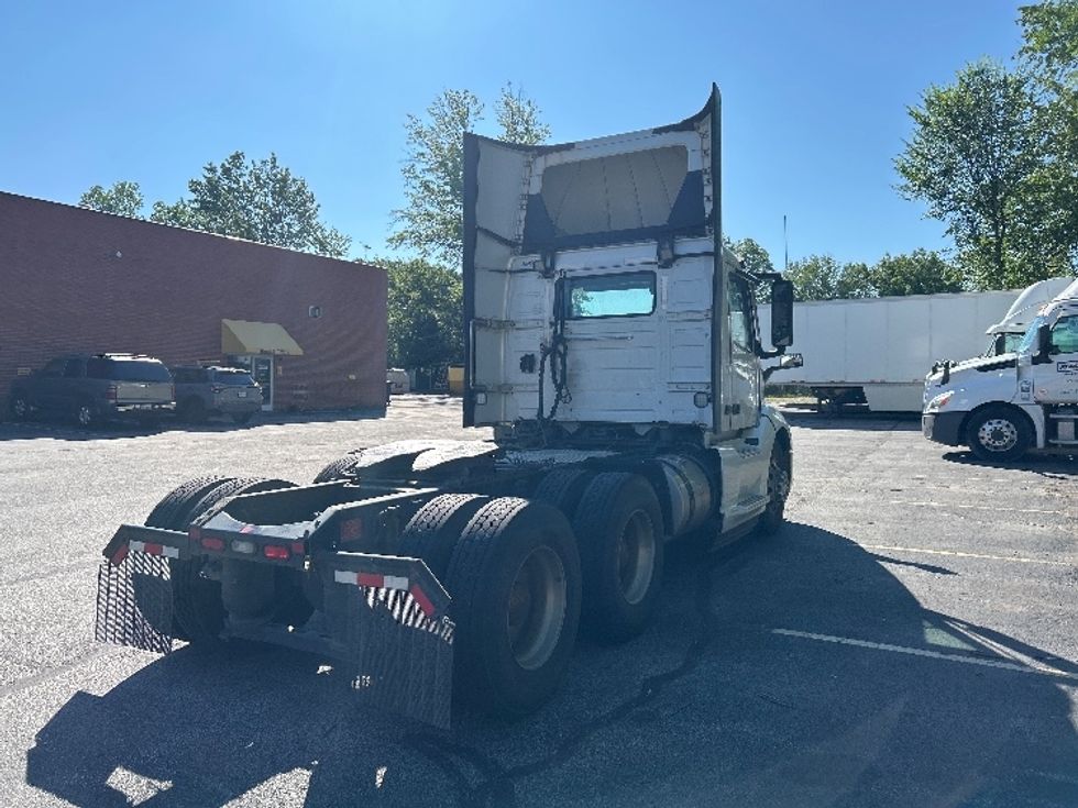 Day Cab Tractor-Heavy Duty Tractors-Volvo-2020-VNL64T300-Middlefield-OH-321,447\n\t\tmiles-$ 52,250 - Image 7